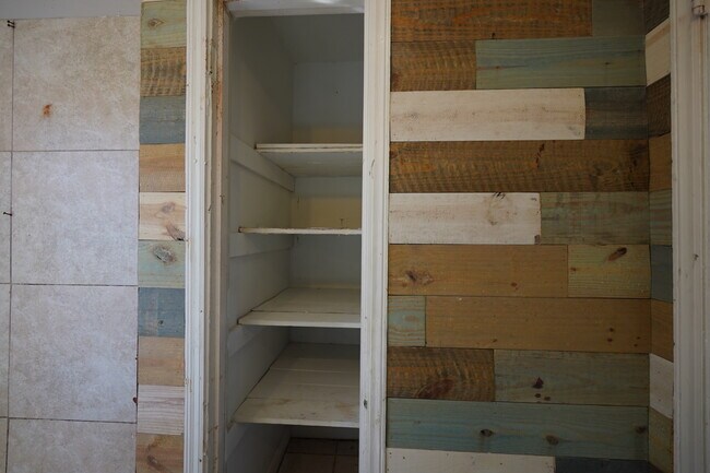 Building Photo - 2361 Joy Ln