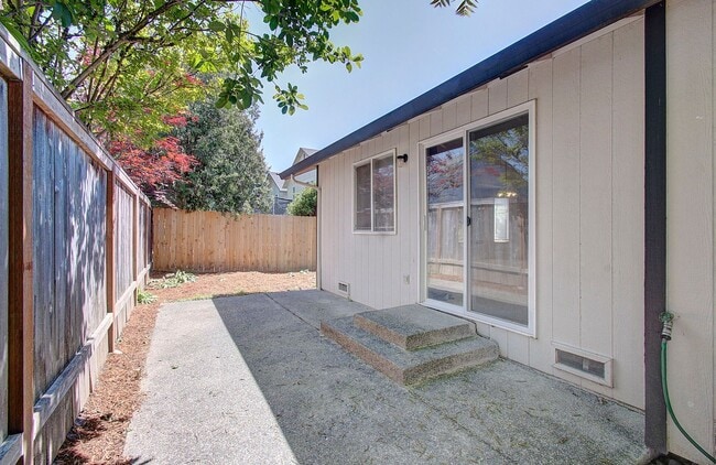 Building Photo - 3bd 2ba Ranch Style Home in North Salmon Creek - Avail Now!