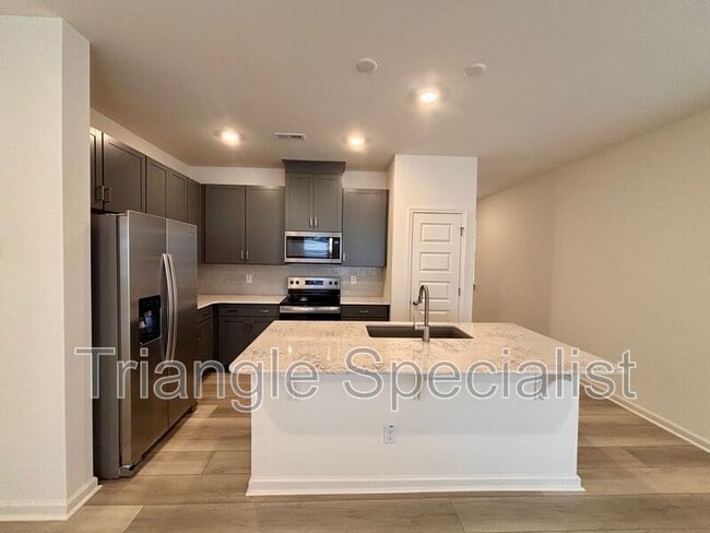 Building Photo - 10514 Brookside Reserve Rd
