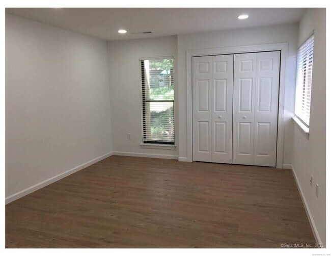 Building Photo - 3 Woods Hollow Ct