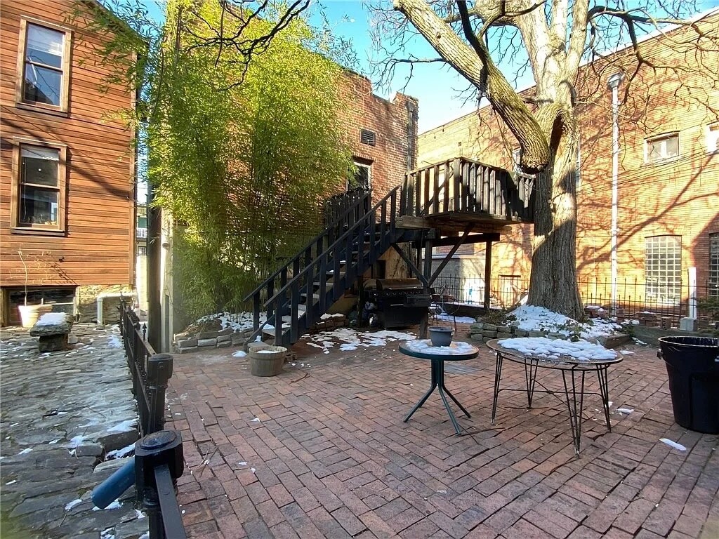 Building Photo - 710 Filbert St
