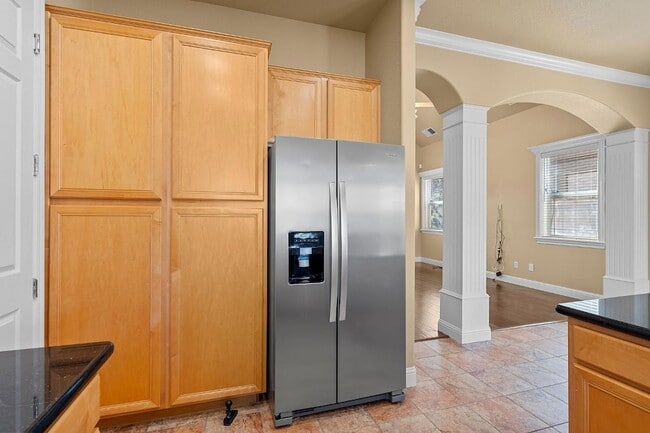 Building Photo - 8204 Ashcrest Ln