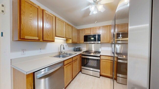 Building Photo - 1906 Lindsay Ln