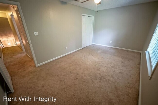 Building Photo - 2310 Tina Dr