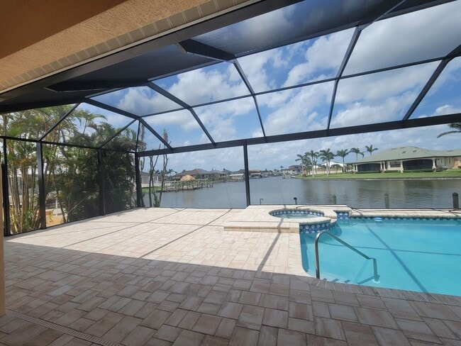 Building Photo - 401 SW 33rd Ave