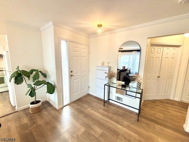 Building Photo - 702 Pinehurst Ct