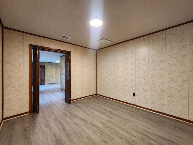 Building Photo - 803 N Oneal St