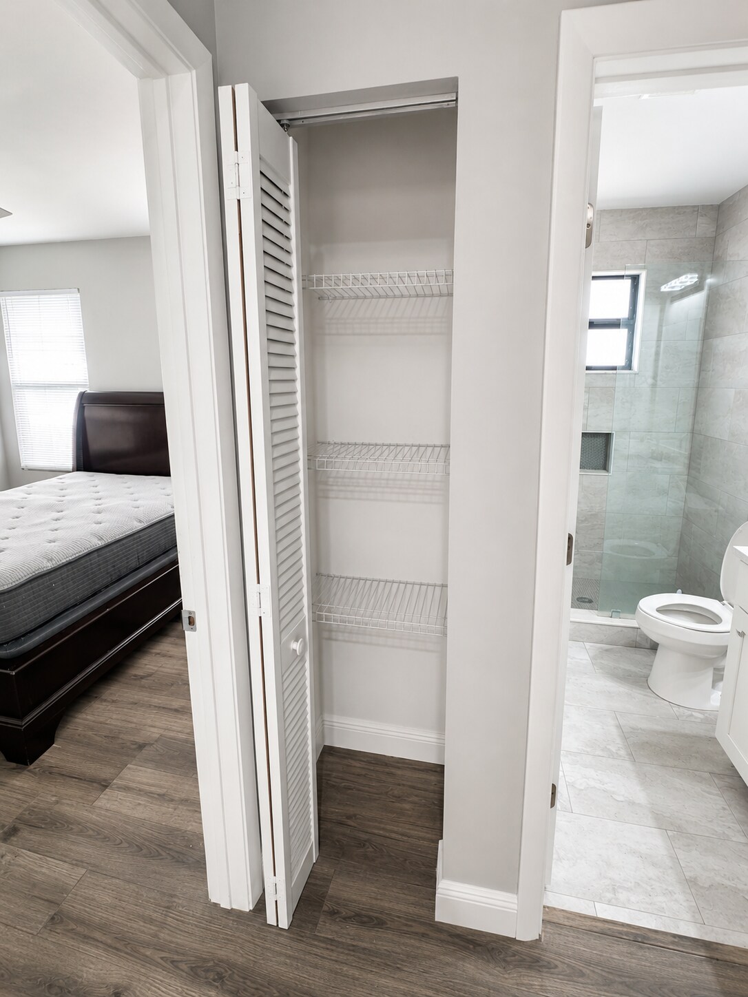 Linen Closet - 1818 Meadow Ct