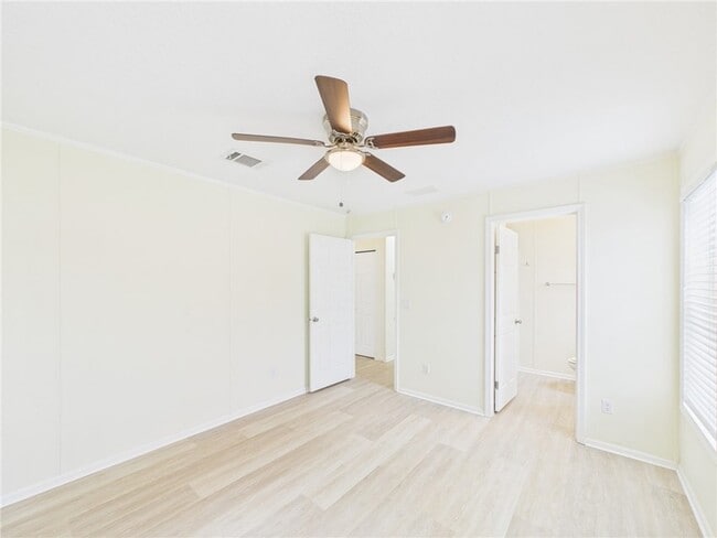 Building Photo - 310 Pineapple St