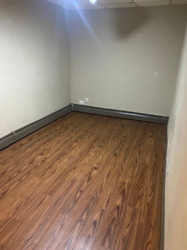 Building Photo - 3450 W Le Moyne St