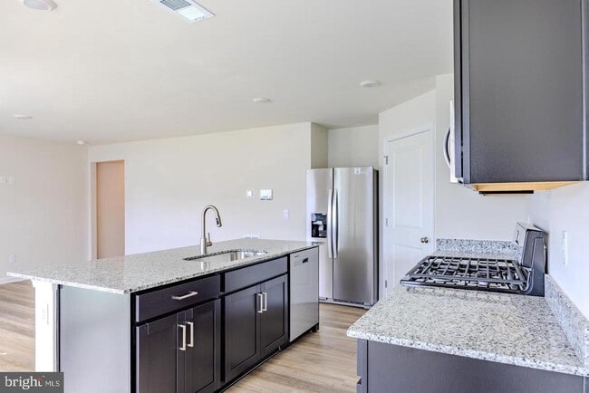 Building Photo - 110 Charing Cross Dr