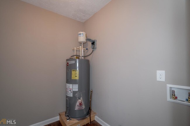 Building Photo - 220 Alcovy St