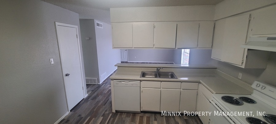 Building Photo - 3007 W Louisiana Ave