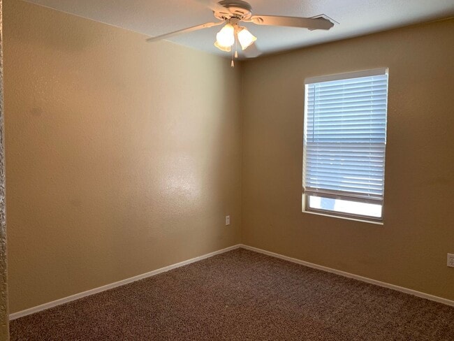 Building Photo - 4 Bedroom - 2 Bath - 1589 Sq. Ft. Home in Gladden Farms Community - Marana