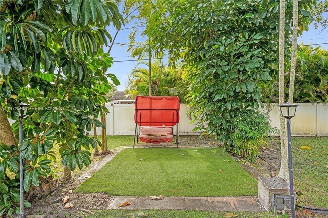 Building Photo - 2534 Monroe St