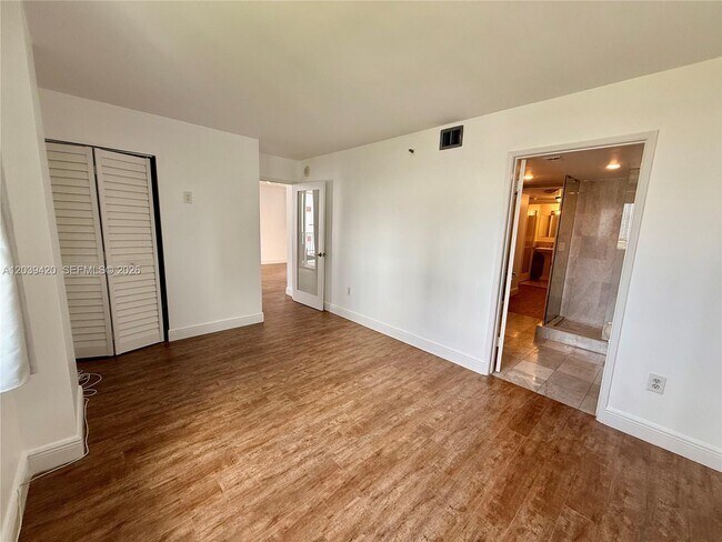 Building Photo - 800 N Miami Ave