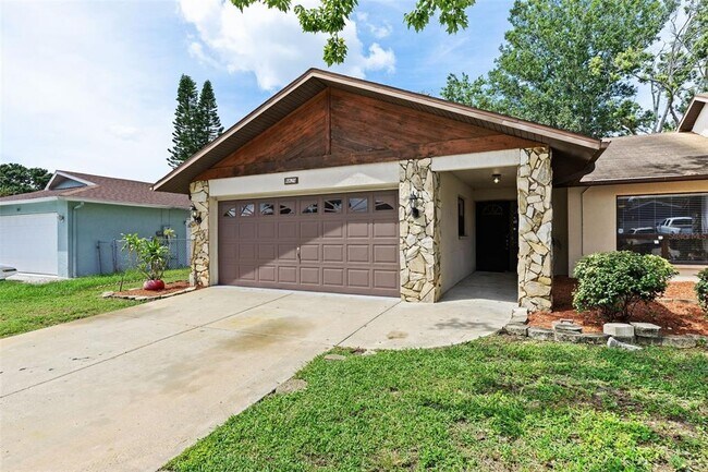 Building Photo - 8829 Bermuda Ln