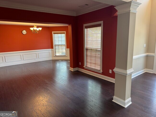 Building Photo - 7411 Redbud Loop