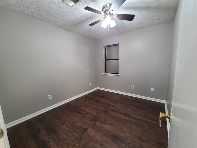 Building Photo - 77 Sandalwood Cir