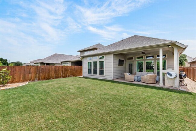 Building Photo - 209 Lacey Oak Lp