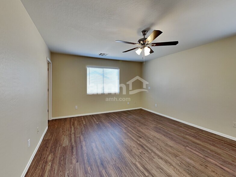 Building Photo - 10406 W Miami St