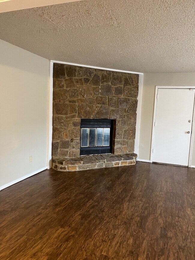 Building Photo - 12602 Abbotts Way