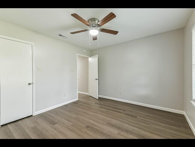 Building Photo - 3627 Liles Ln