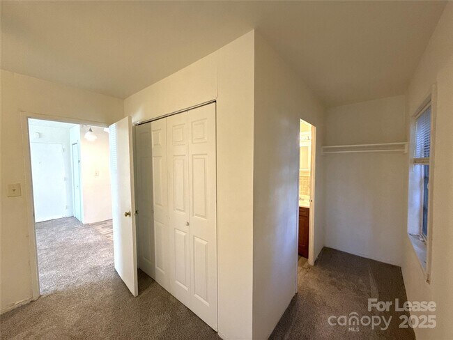 Building Photo - 2126 E 7th St