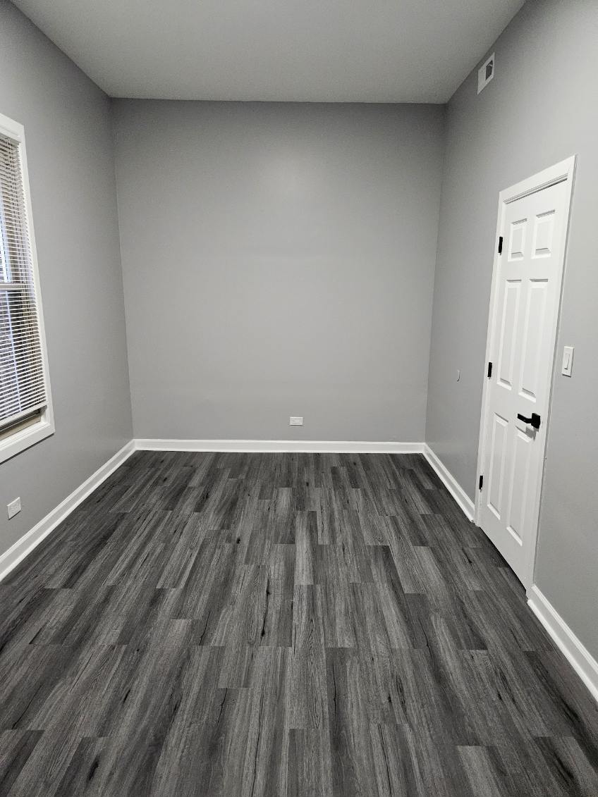 Building Photo - 8020 S Coles Ave