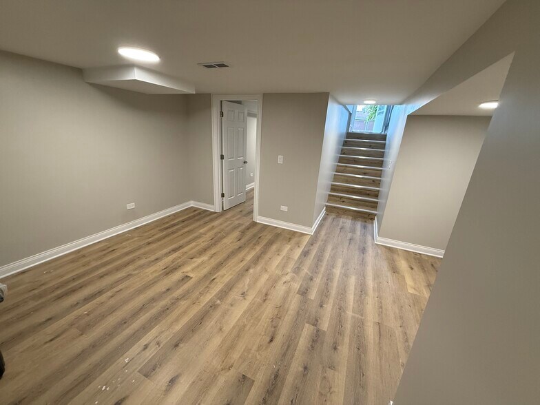 Basement living space - 31 Webb St