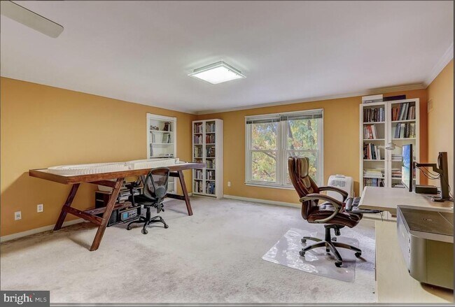 Building Photo - 909 Winchester Ct