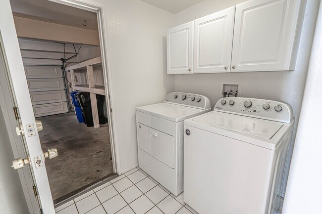 Building Photo - 25410 Dry Creek Ct