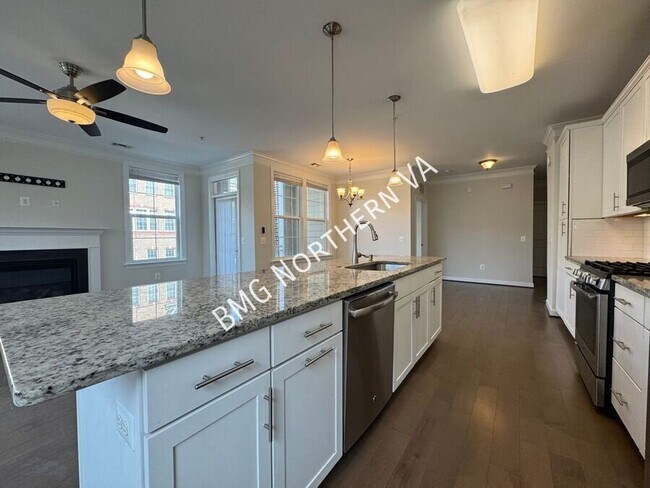 Building Photo - 13740 Endeavour Dr