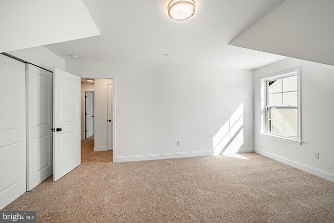 Building Photo - 117 Colwell Ln