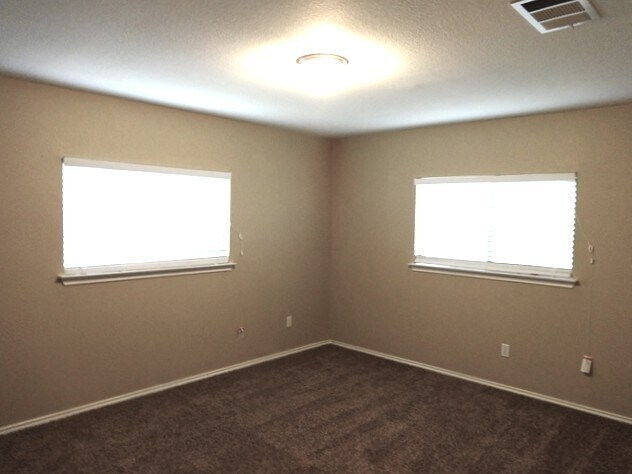 Building Photo - 360 Whispering Hollow Dr