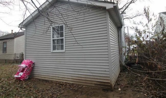 Building Photo - 1631 Longfield Ave