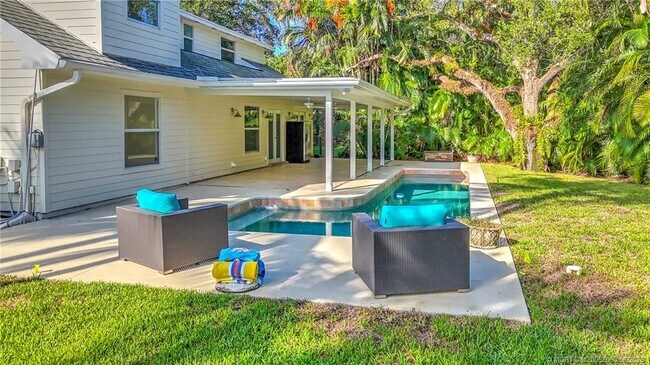 Building Photo - 4 Via Lucindia Dr S