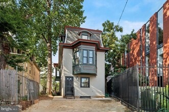 Building Photo - 3408 Race St