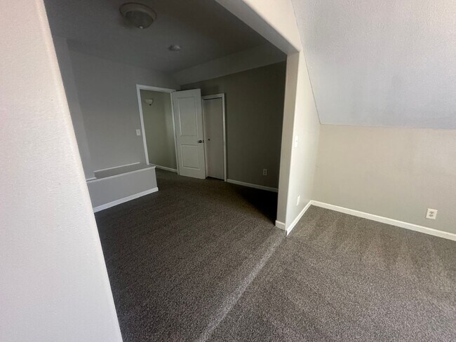 Building Photo - Spacious 4-Bedroom Home Near Northtown Mall