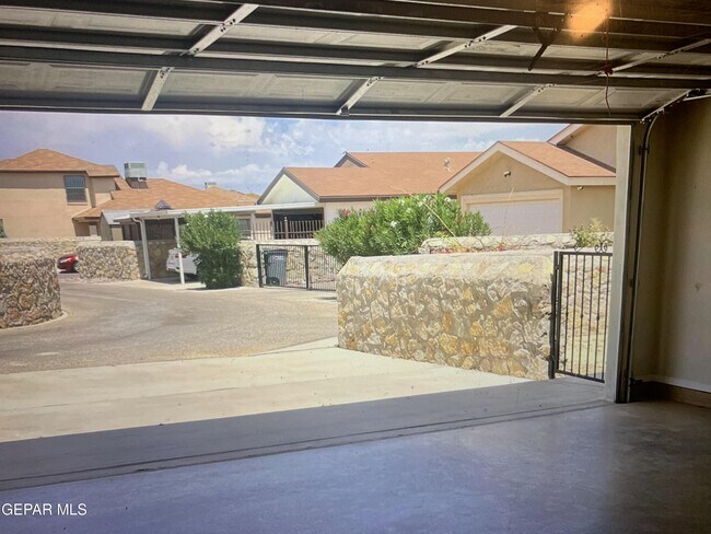 Building Photo - 12893 Hueco Pit Dr