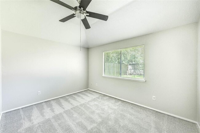 Building Photo - 5207 Beaverhill Dr