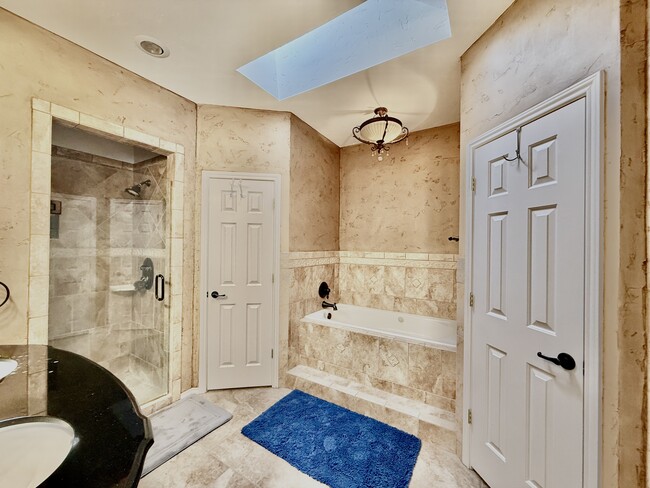 Building Photo - 3611 Springmont Dr