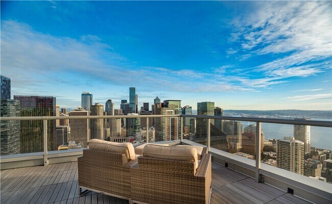 Building Photo - Insignia Condominiums ~ Belltown