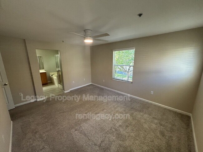 Building Photo - 108 Esplanade Cir