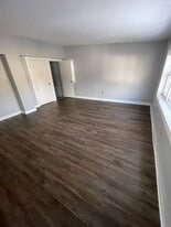 Building Photo - 11 Shirley St