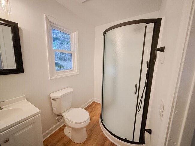 Building Photo - 104 Stratford Dr