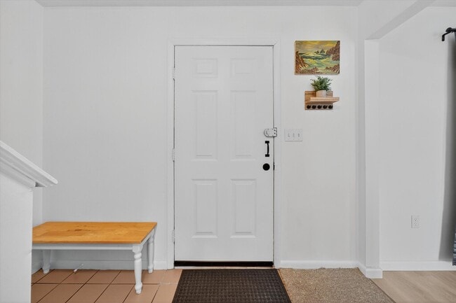 Building Photo - Available Dec 17th - Gorgeous Mountain Views 3 BR, 2.5 BA Townhome (3, 6, 9 and 12 leases available)