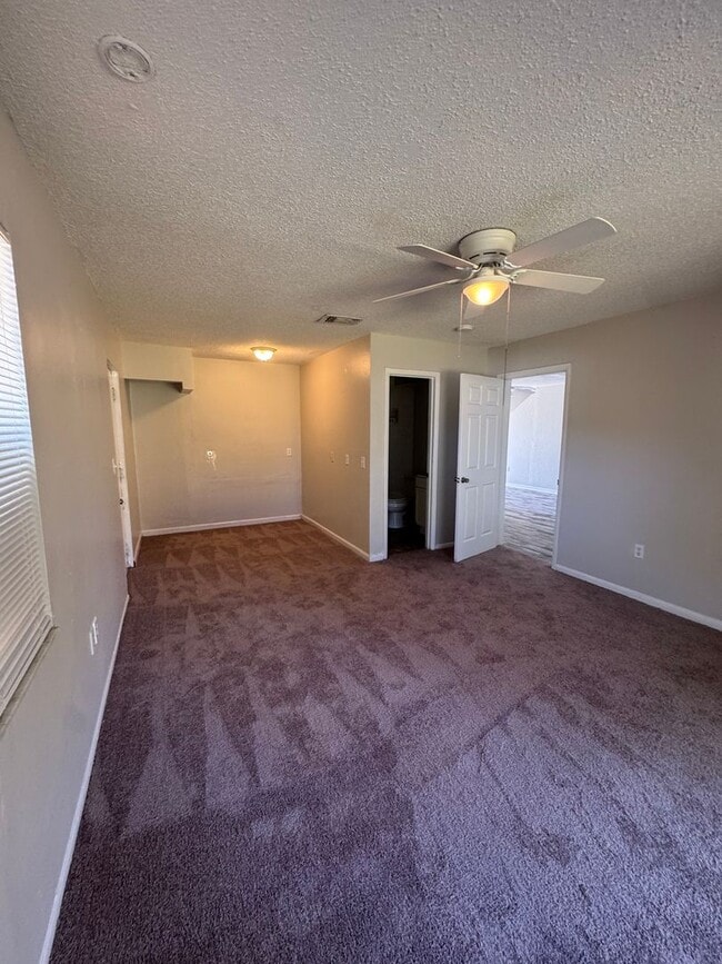 Building Photo - Spacious Poinciana Townhome