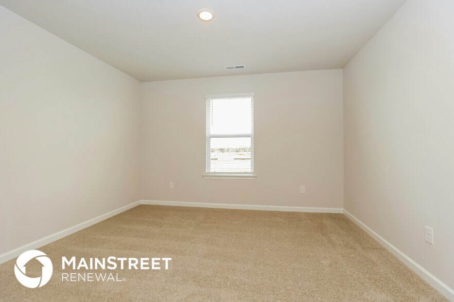 Building Photo - 2307 Curbow Dr