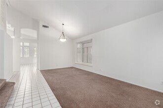 Building Photo - 2412 Shady Vista Dr